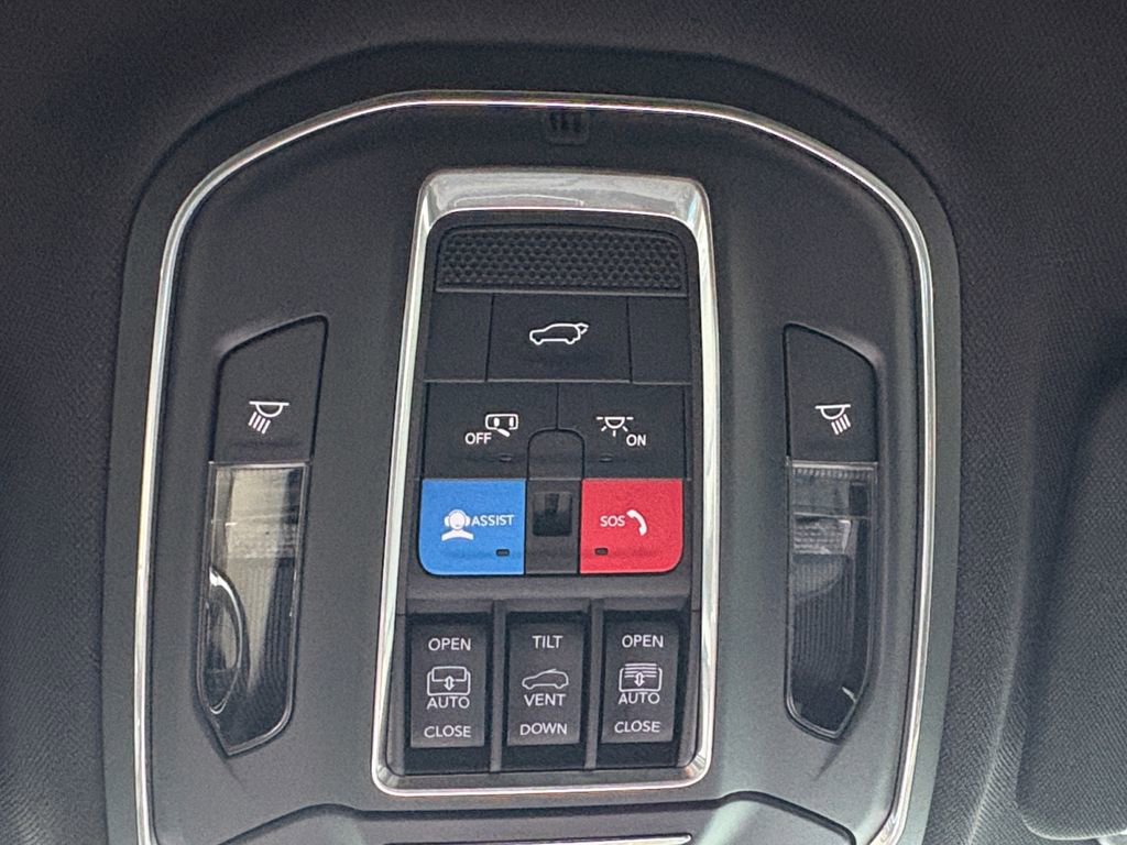 New 2026 Jeep Grand Cherokee L Limited w/ Luxury Tech Group II RWD image 30