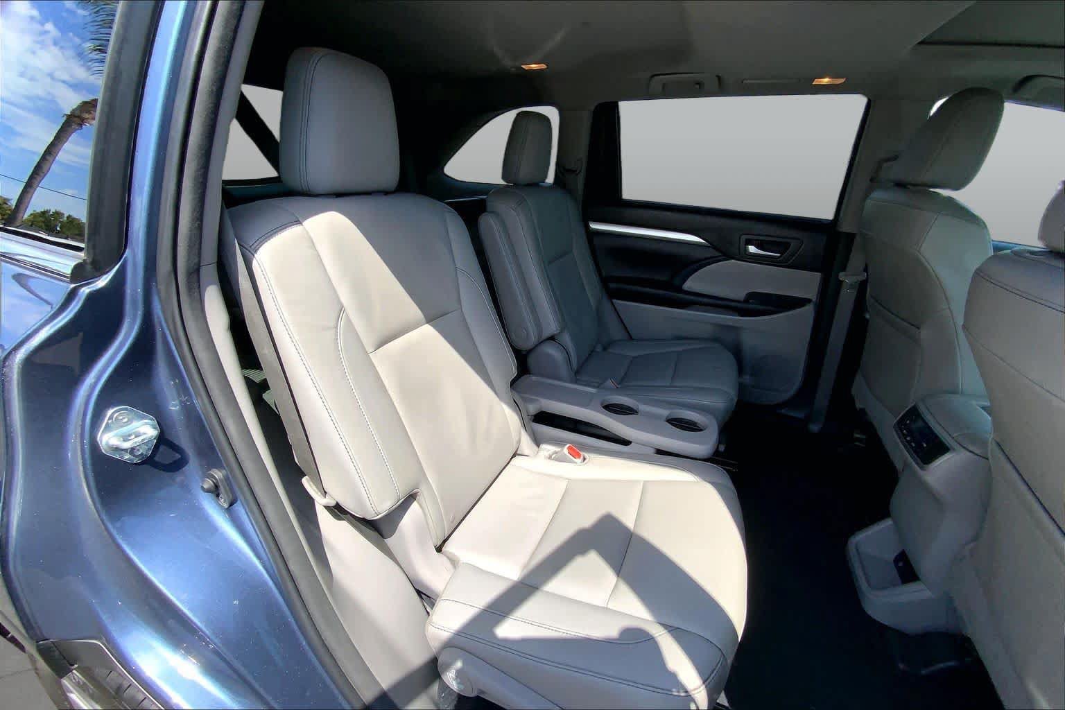 Used 2015 Toyota Highlander XLE FWD image 19