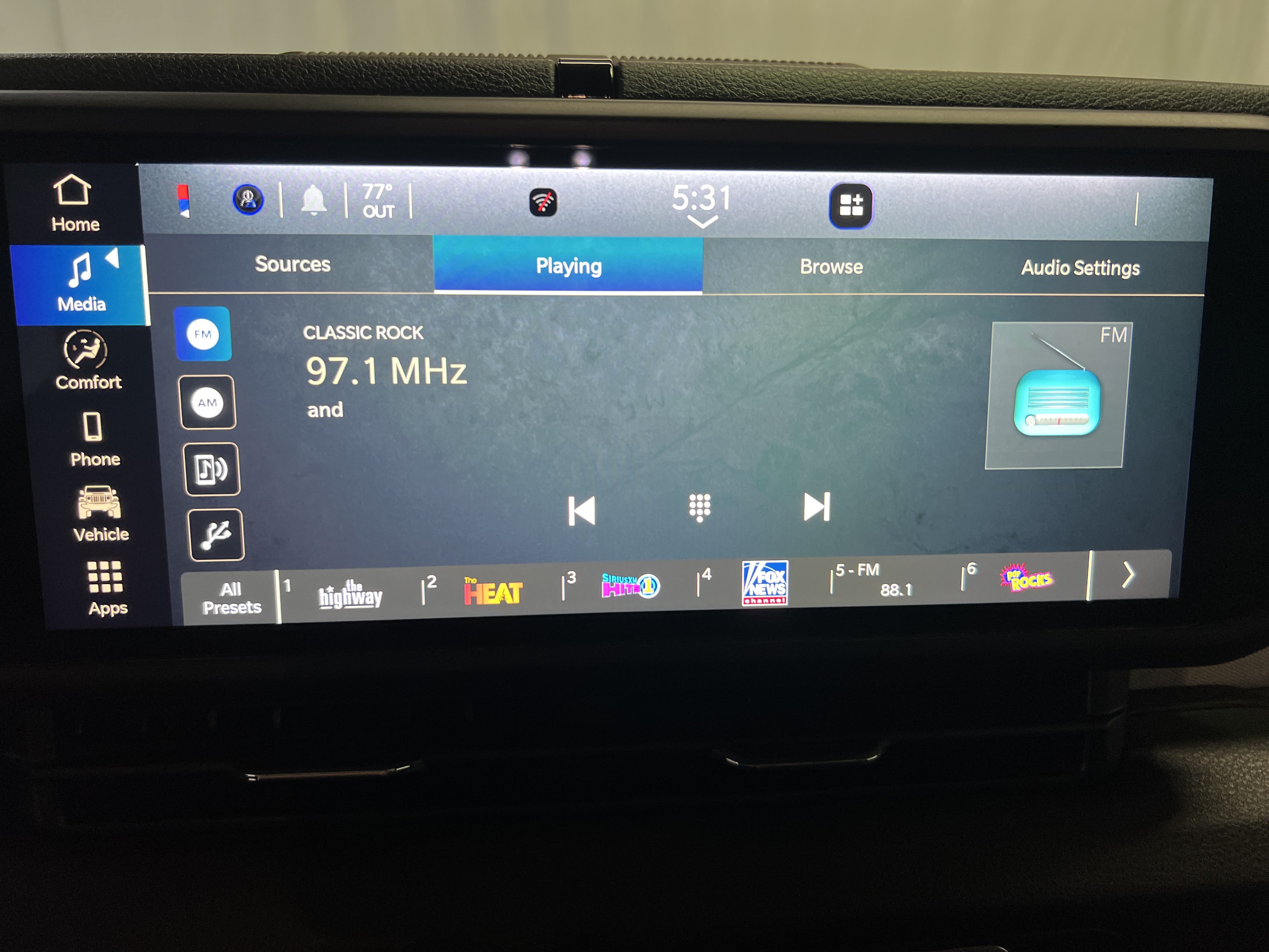 Used 2025 Jeep Wrangler Sport AWD/4WD image 18