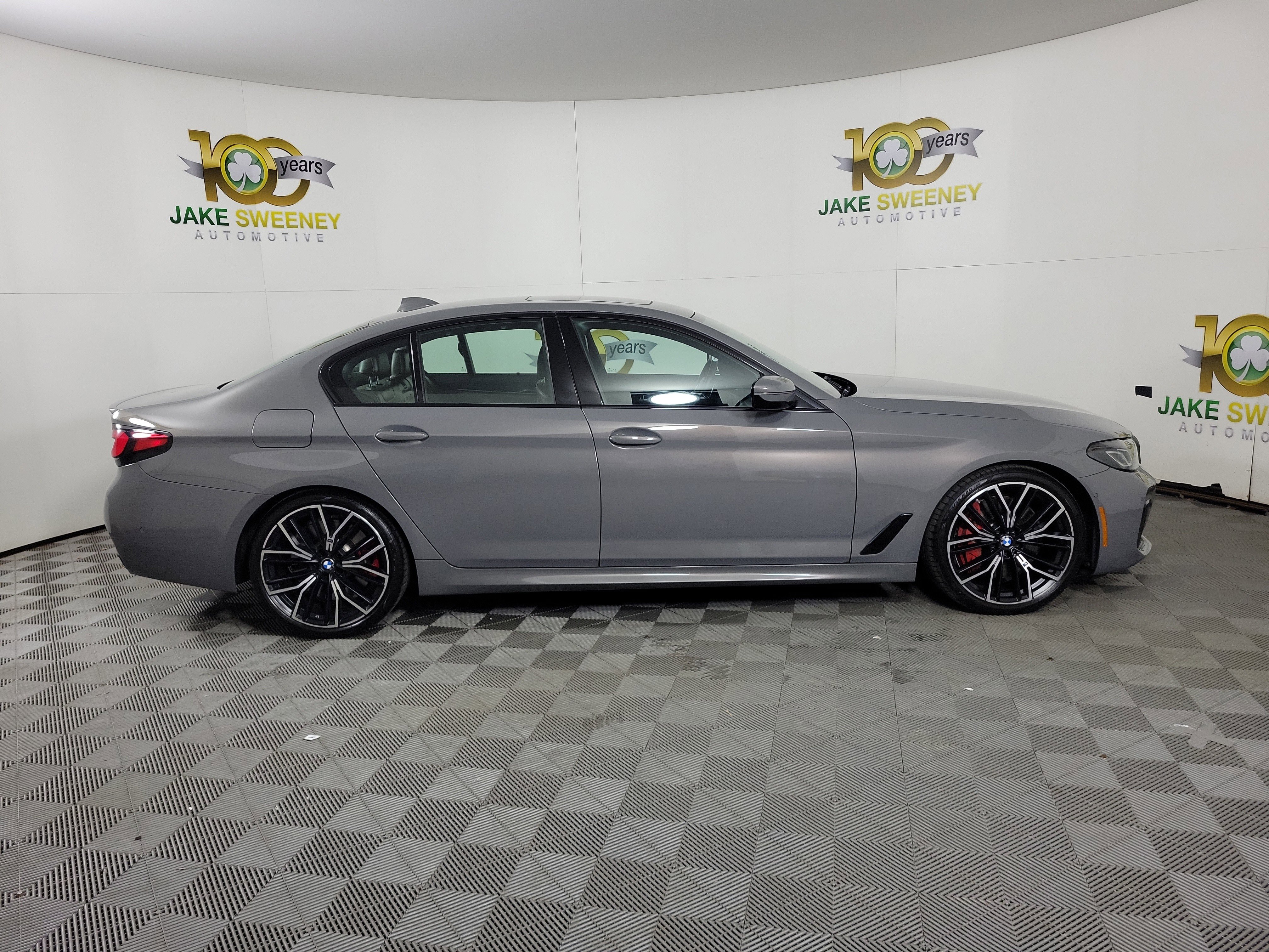Used 2022 BMW M550i xDrive w/ Dynamic Handling Package image 8