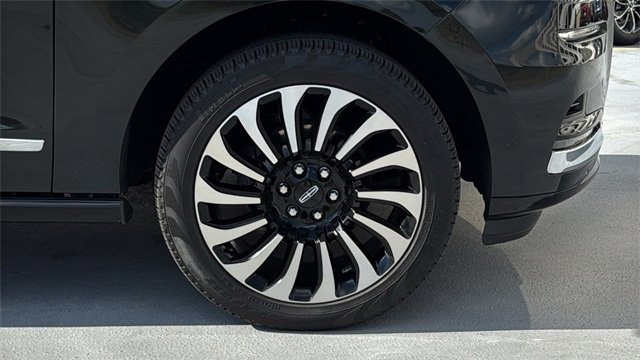 Used 2023 Lincoln Navigator Black Label image 7