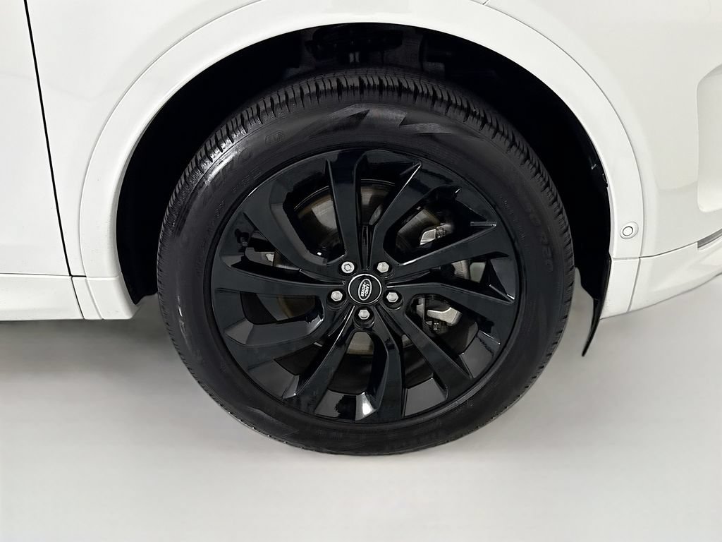 Certified 2025 Land Rover Discovery Sport S AWD/4WD image 33