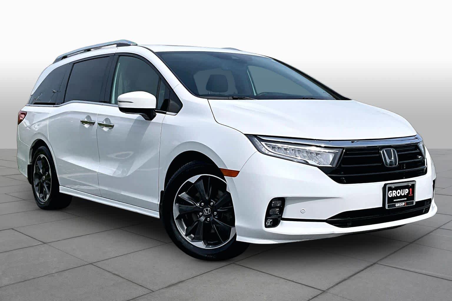 Used 2023 Honda Odyssey Elite image 3