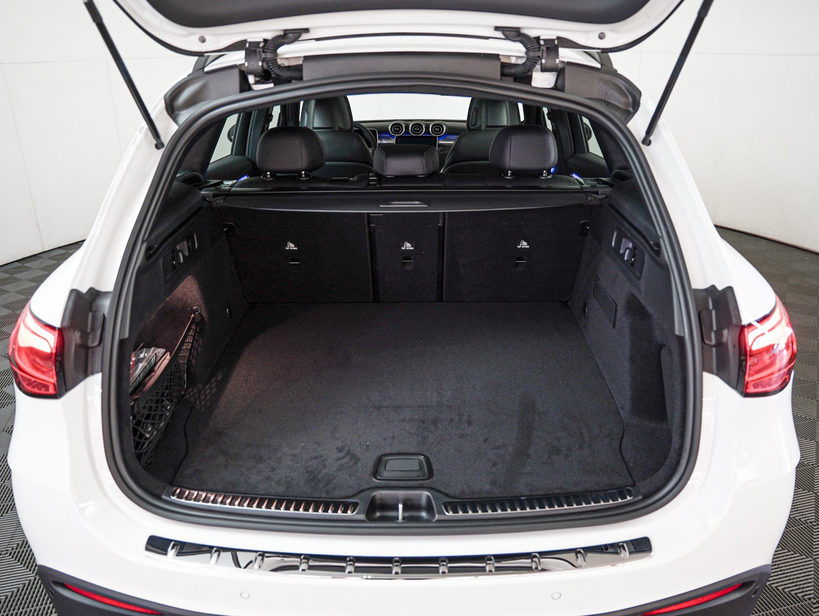 New 2026 Mercedes-Benz GLC 43 AMG 4MATIC image 8