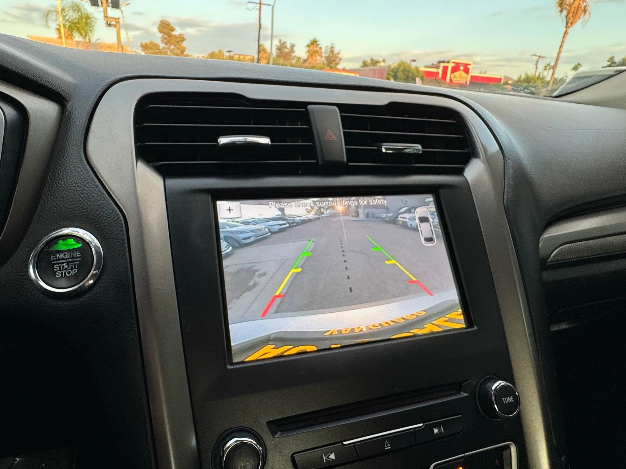 Used 2017 Ford Fusion SE w/ Fusion SE Technology Package FWD image 26