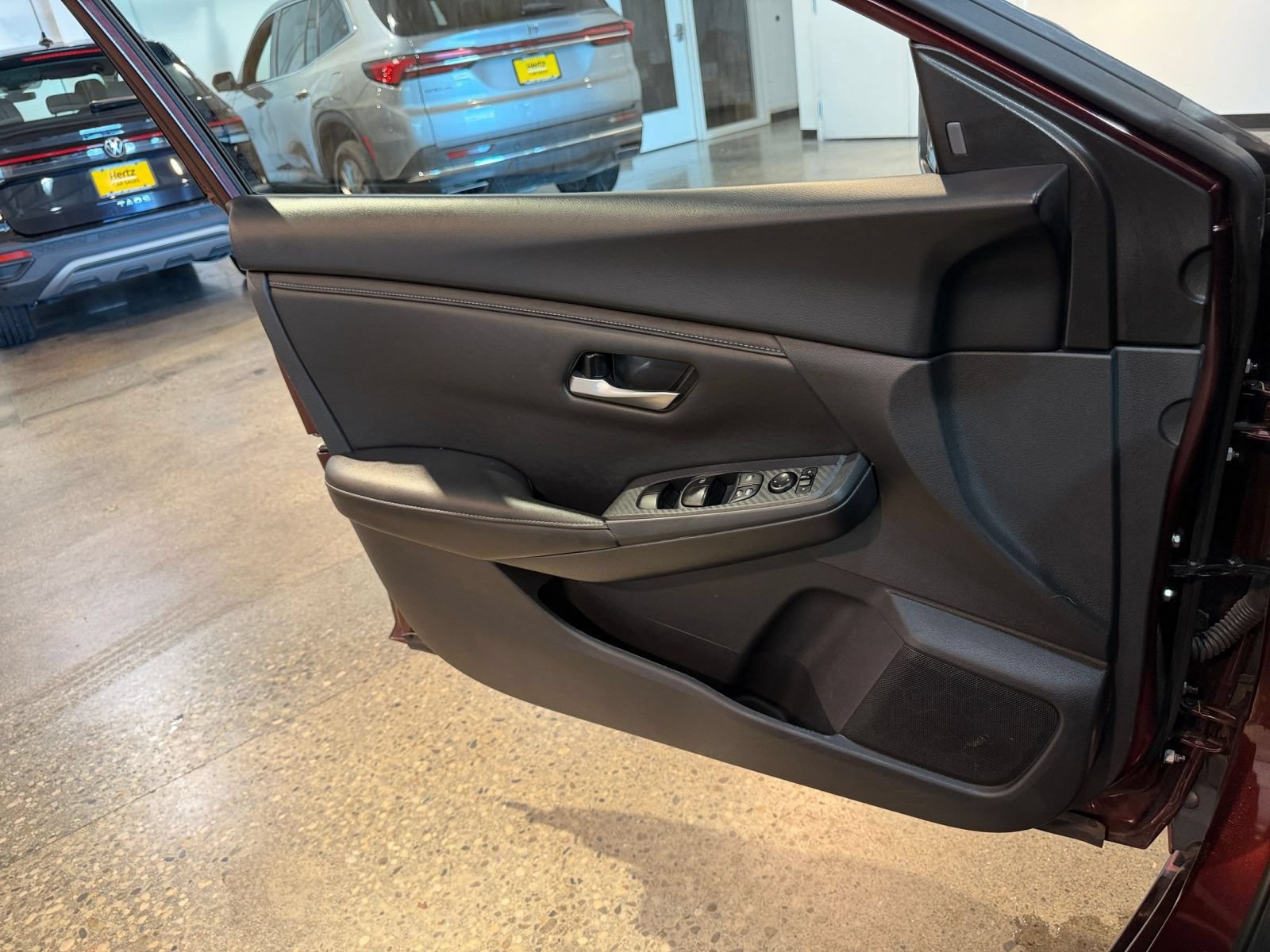 Used 2025 Nissan Sentra SV FWD image 15