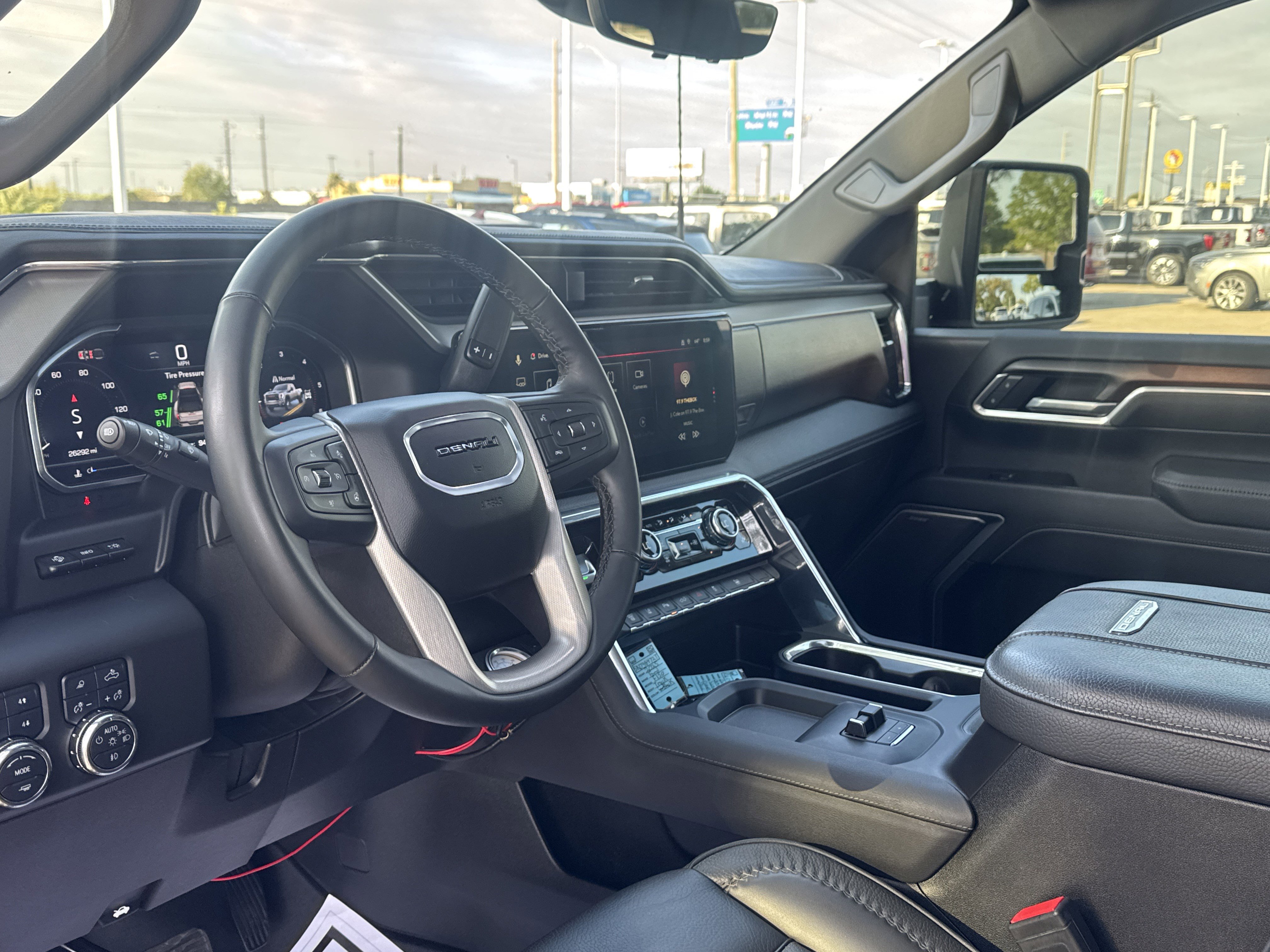 Used 2025 GMC Sierra 3500 Denali w/ Technology Package image 5