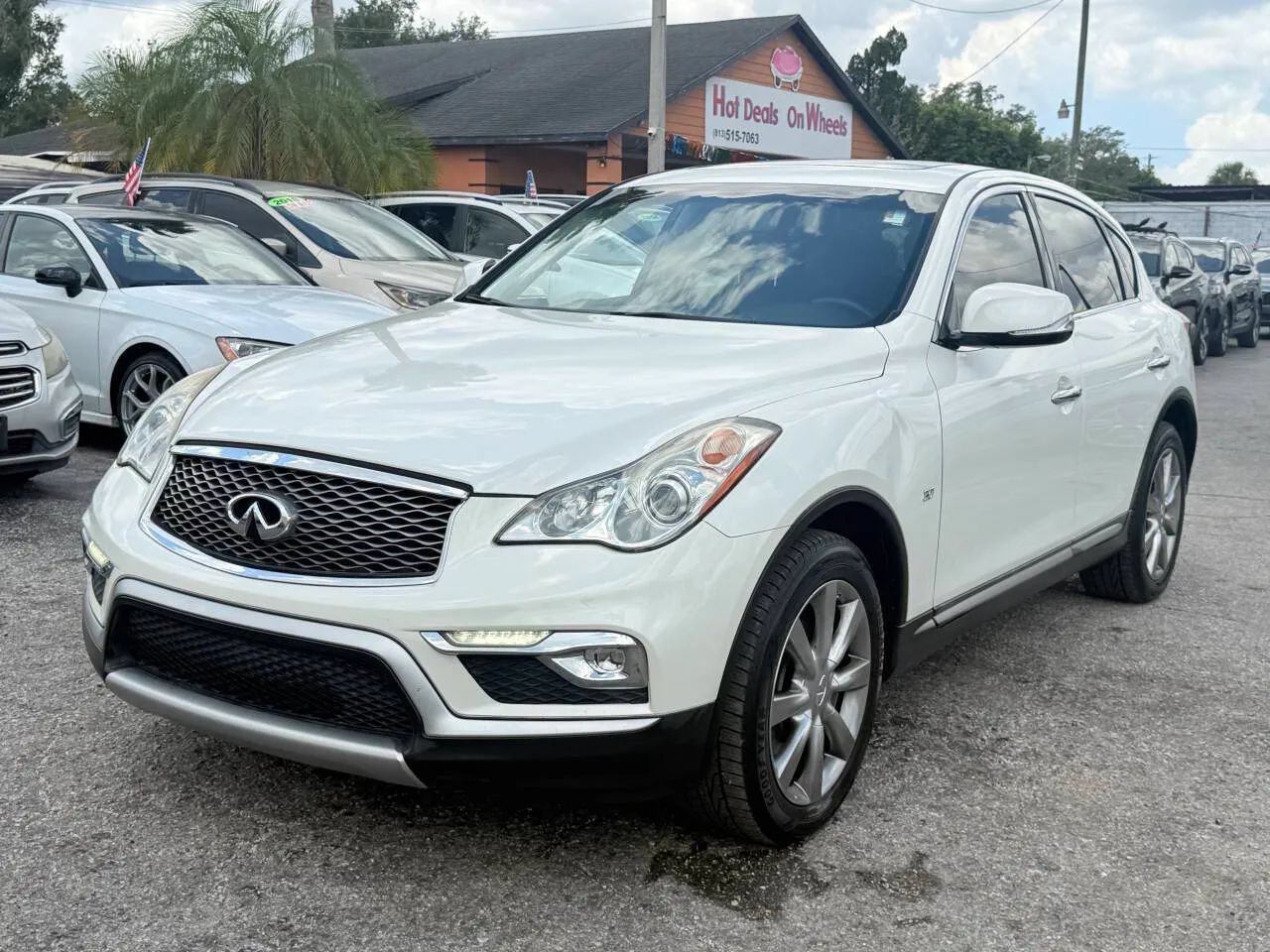 Used 2017 INFINITI QX50 2WD image 2