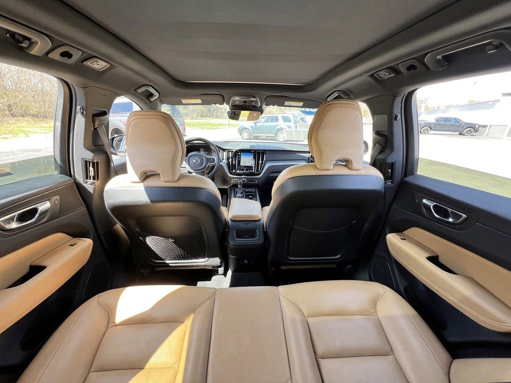 Used 2020 Volvo XC60 T5 Momentum w/ Protection Package Premier image 36