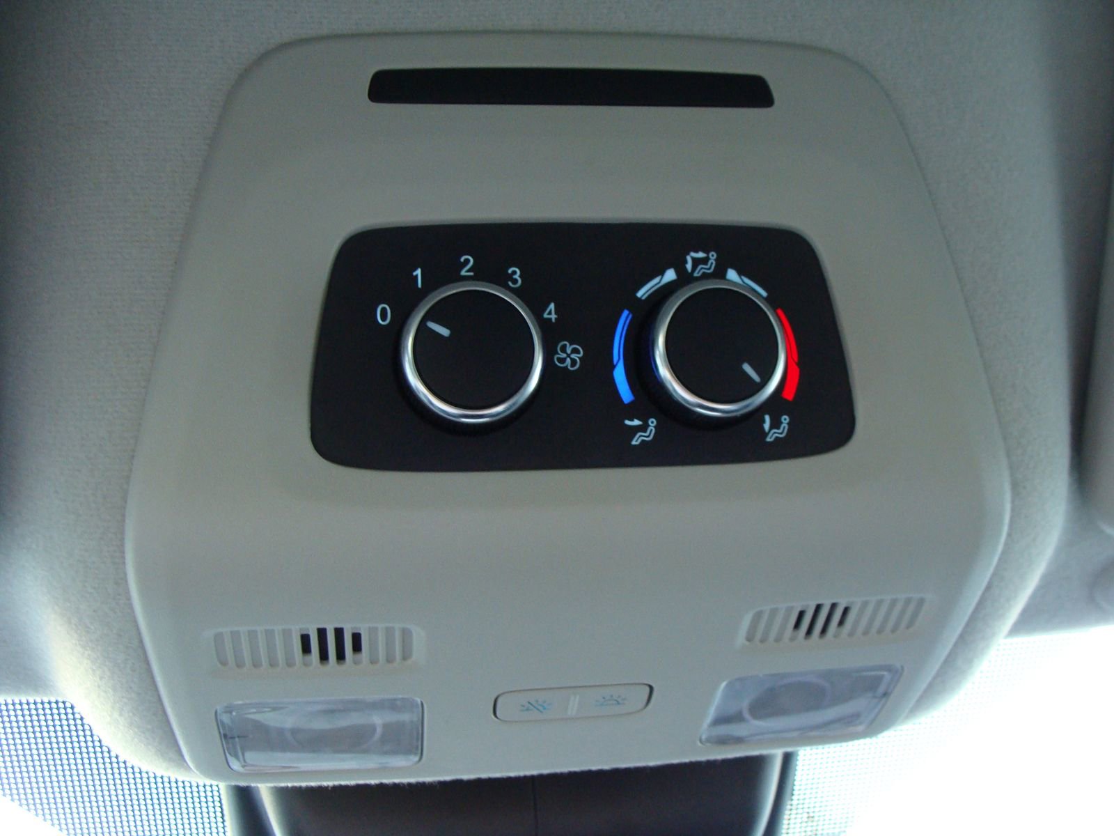 Used 2022 Ford Transit 350 XLT image 27