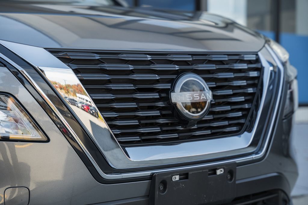 Used 2023 Nissan Rogue SV image 10