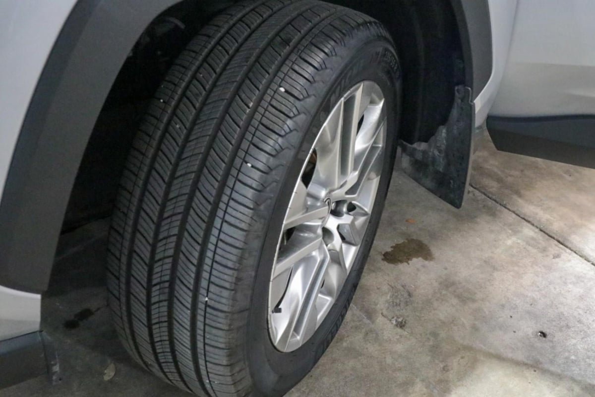 Used 2025 Toyota RAV4 XLE Premium FWD image 9