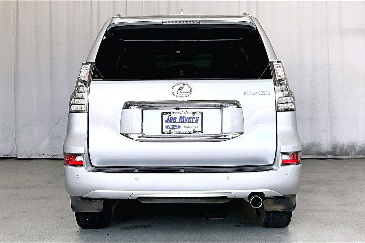 Used 2014 Lexus GX 460 w/ Premium Package AWD/4WD image 3