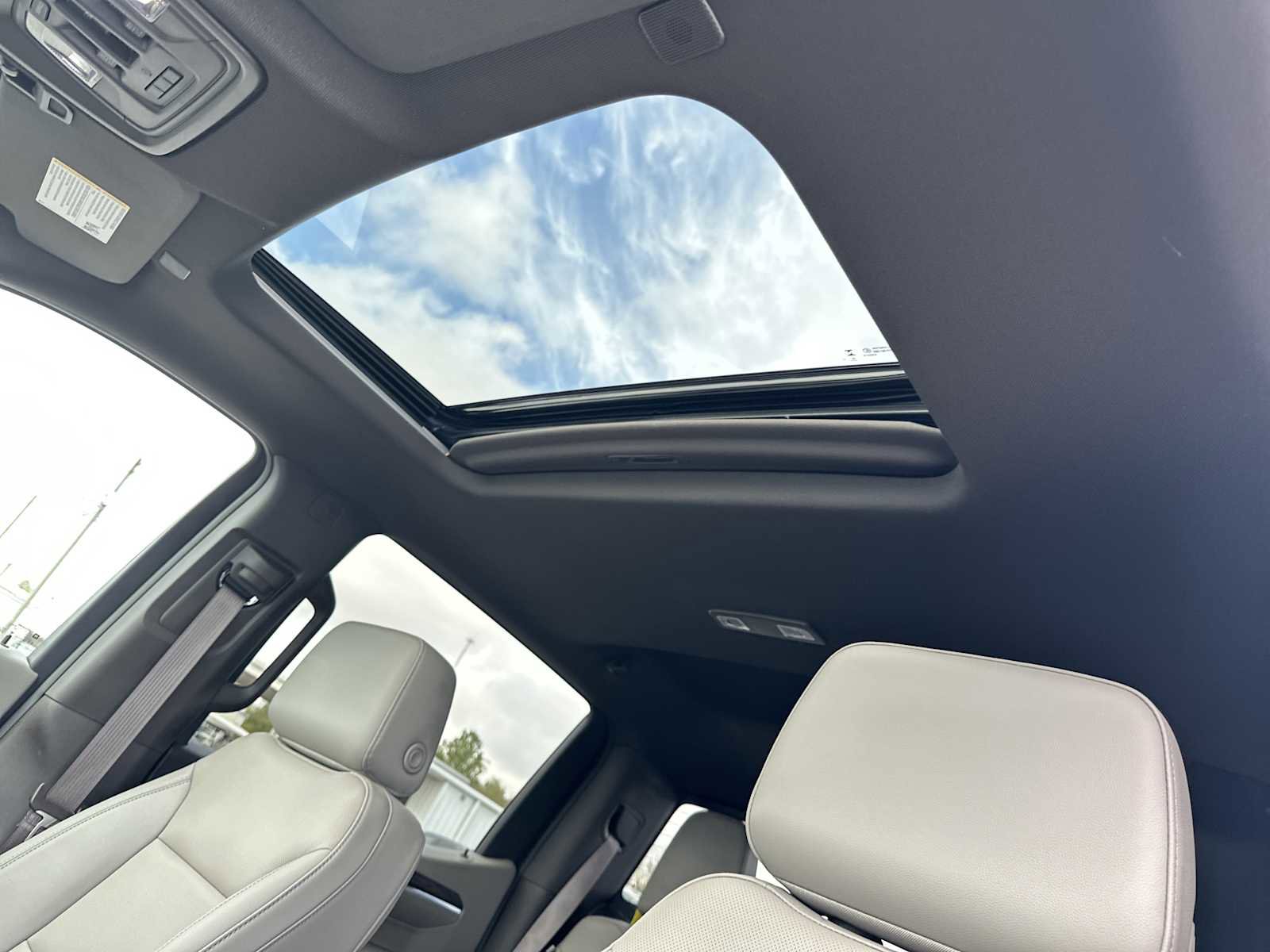 Used 2024 GMC Sierra 1500 SLT w/ SLT Premium Plus Package image 25