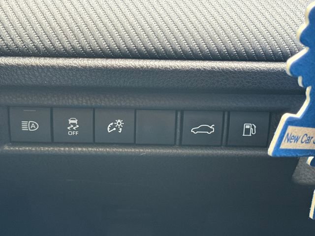 Used 2025 Toyota Camry SE w/ Convenience Package FWD image 31