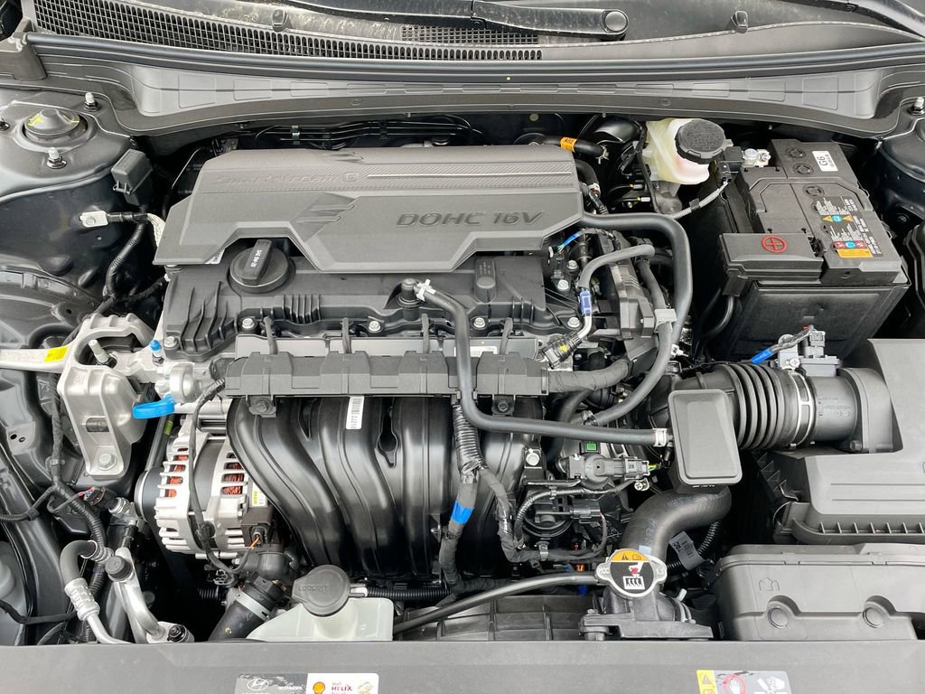 Certified 2025 Hyundai Elantra Sport image 50