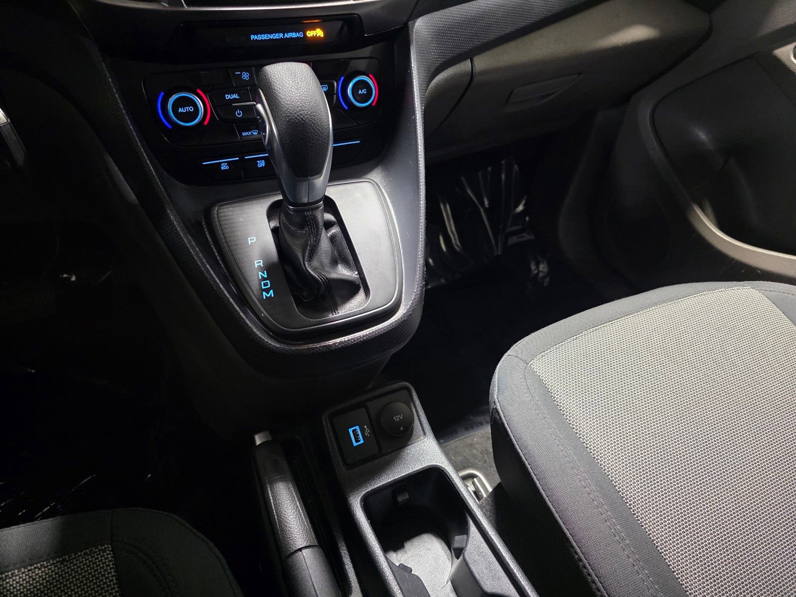 Used 2020 Ford Transit Connect XL image 30
