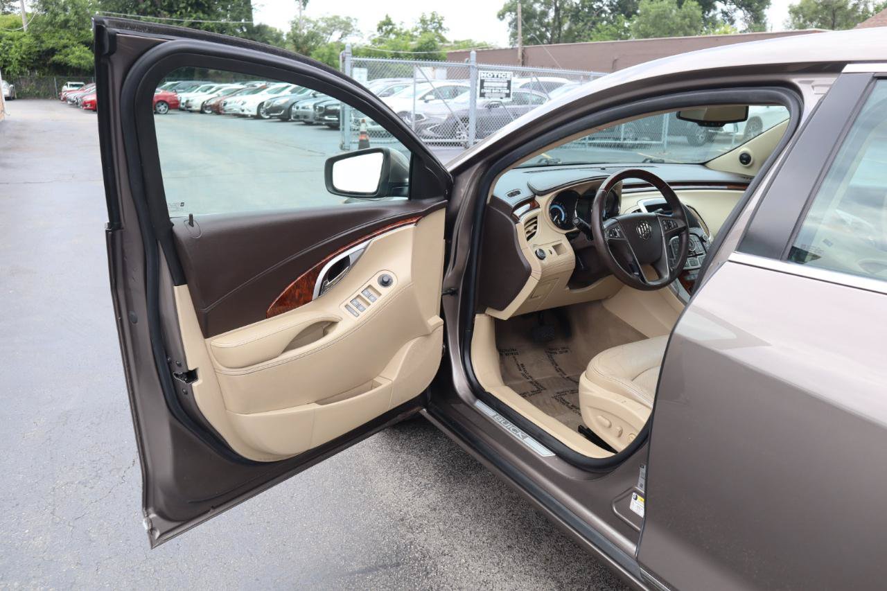 Used 2010 Buick LaCrosse CXL w/ Luxury Package AWD/4WD image 18