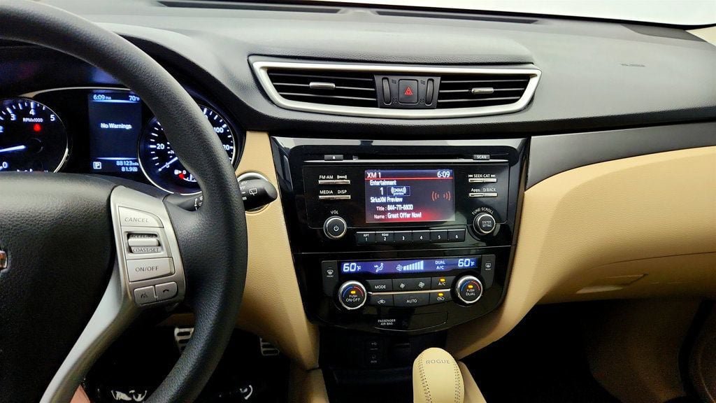 Used 2016 Nissan Rogue SV AWD/4WD image 17