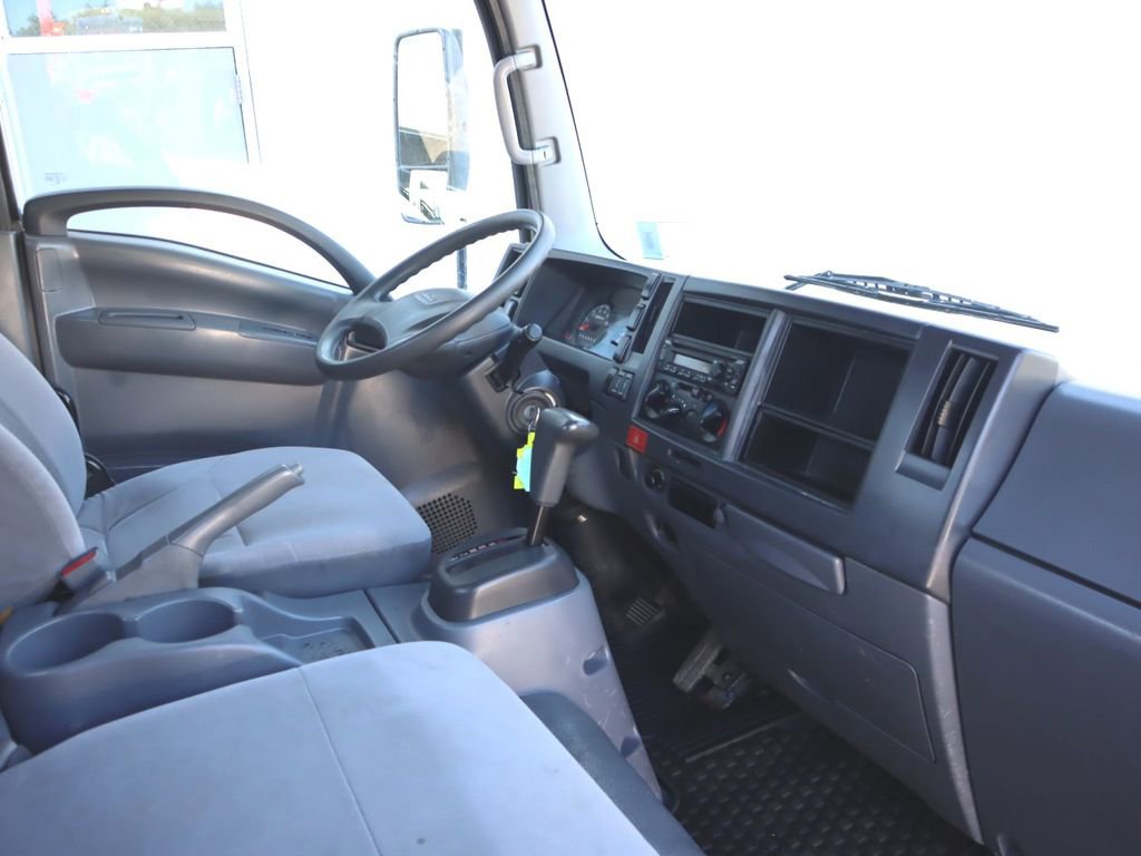Used 2019 Isuzu NPR image 20