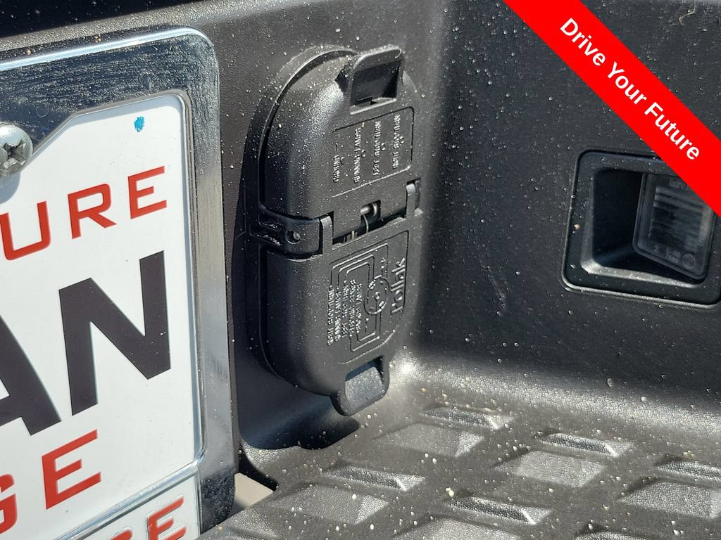 Used 2021 Nissan Titan PRO-4X w/ Pro-4x Convenience Package AWD/4WD image 29