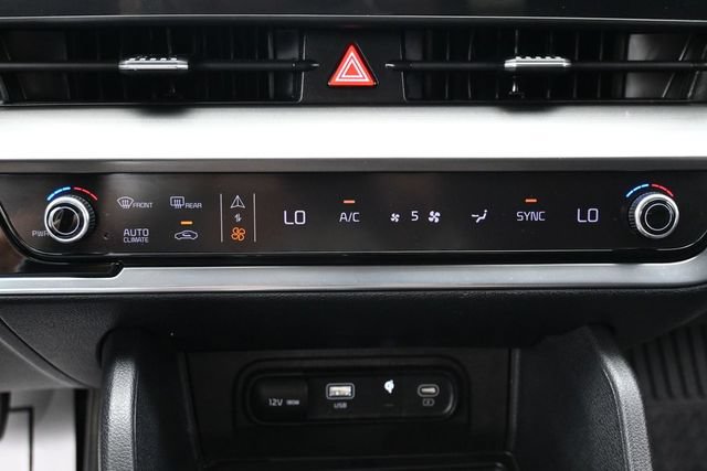 Used 2024 Kia Sportage EX FWD image 23