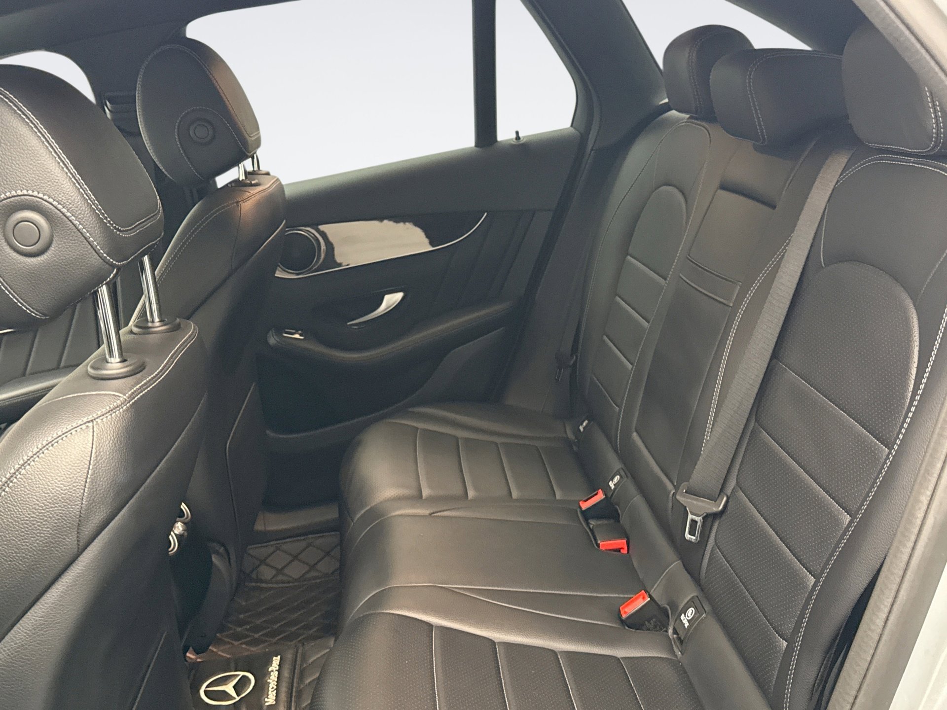 Used 2022 Mercedes-Benz GLC 300 4MATIC image 18