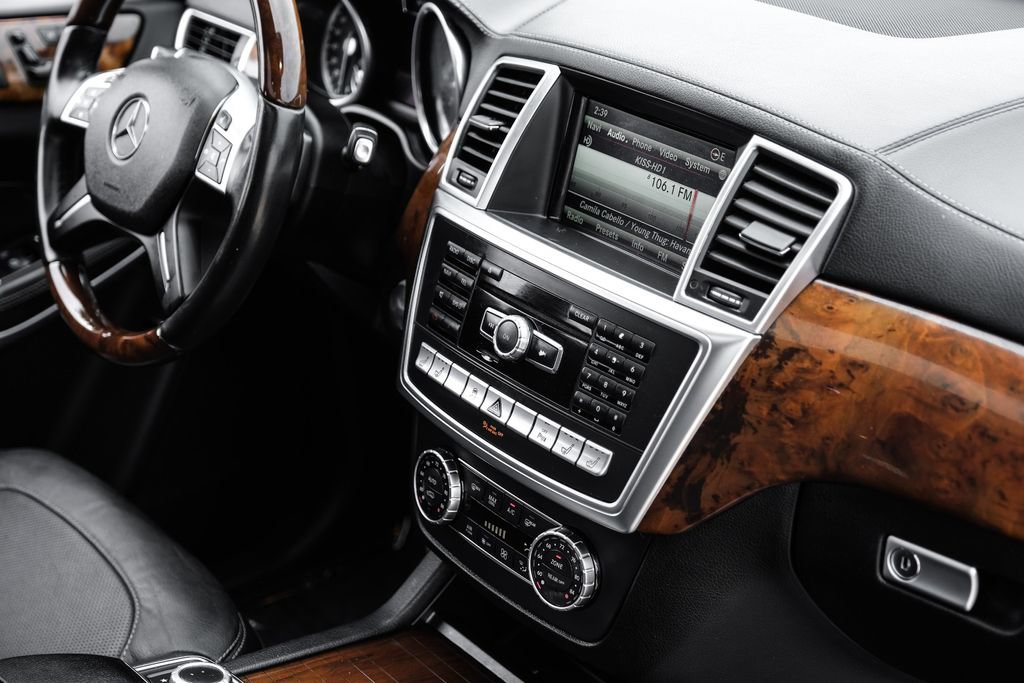 Used 2015 Mercedes-Benz GL 550 4MATIC image 22