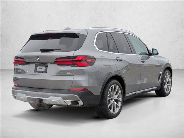 Used 2026 BMW X5 xDrive50e w/ Climate Comfort Package AWD/4WD image 2