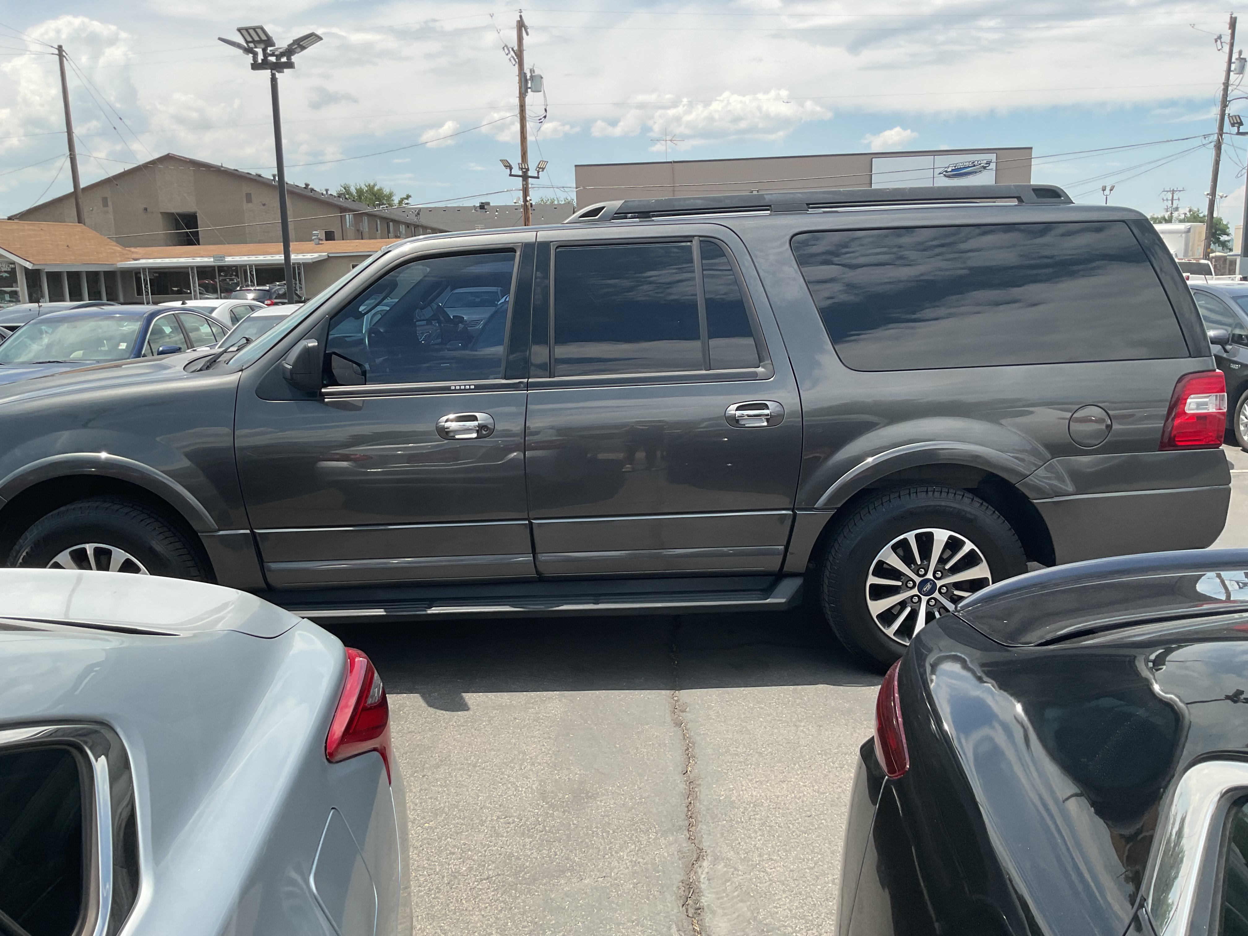 Used 2016 Ford Expedition EL XLT w/ Equipment Group 202A AWD/4WD image 5