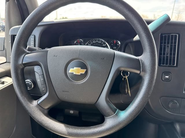 Used 2015 Chevrolet Express 2500 LT w/ LT Preferred Equipment Group RWD image 17