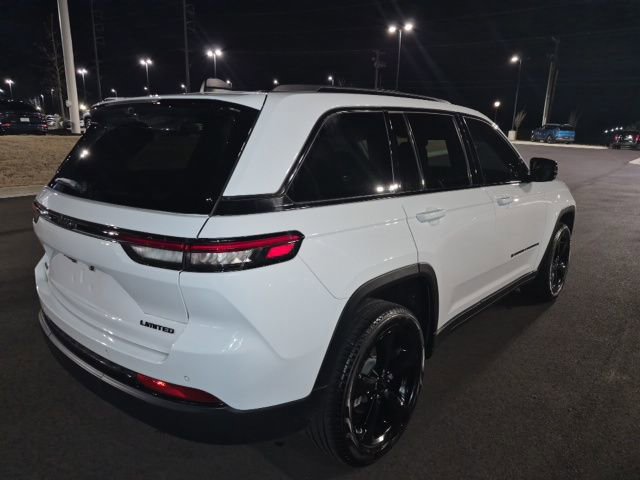 Used 2024 Jeep Grand Cherokee Limited w/ Luxury Tech Group II image 4