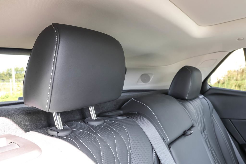 Used 2022 Buick Envision Avenir w/ Technology Package II image 35