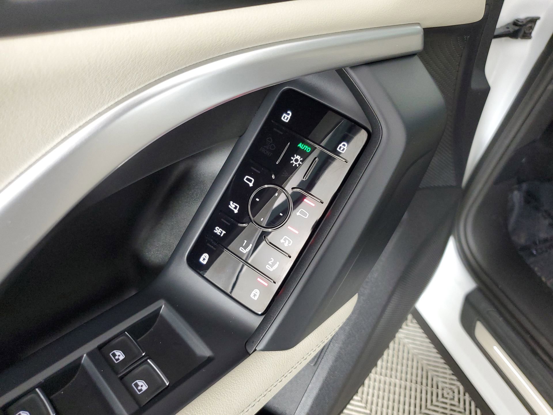 Certified 2025 Audi Q5 2.0T Premium image 30