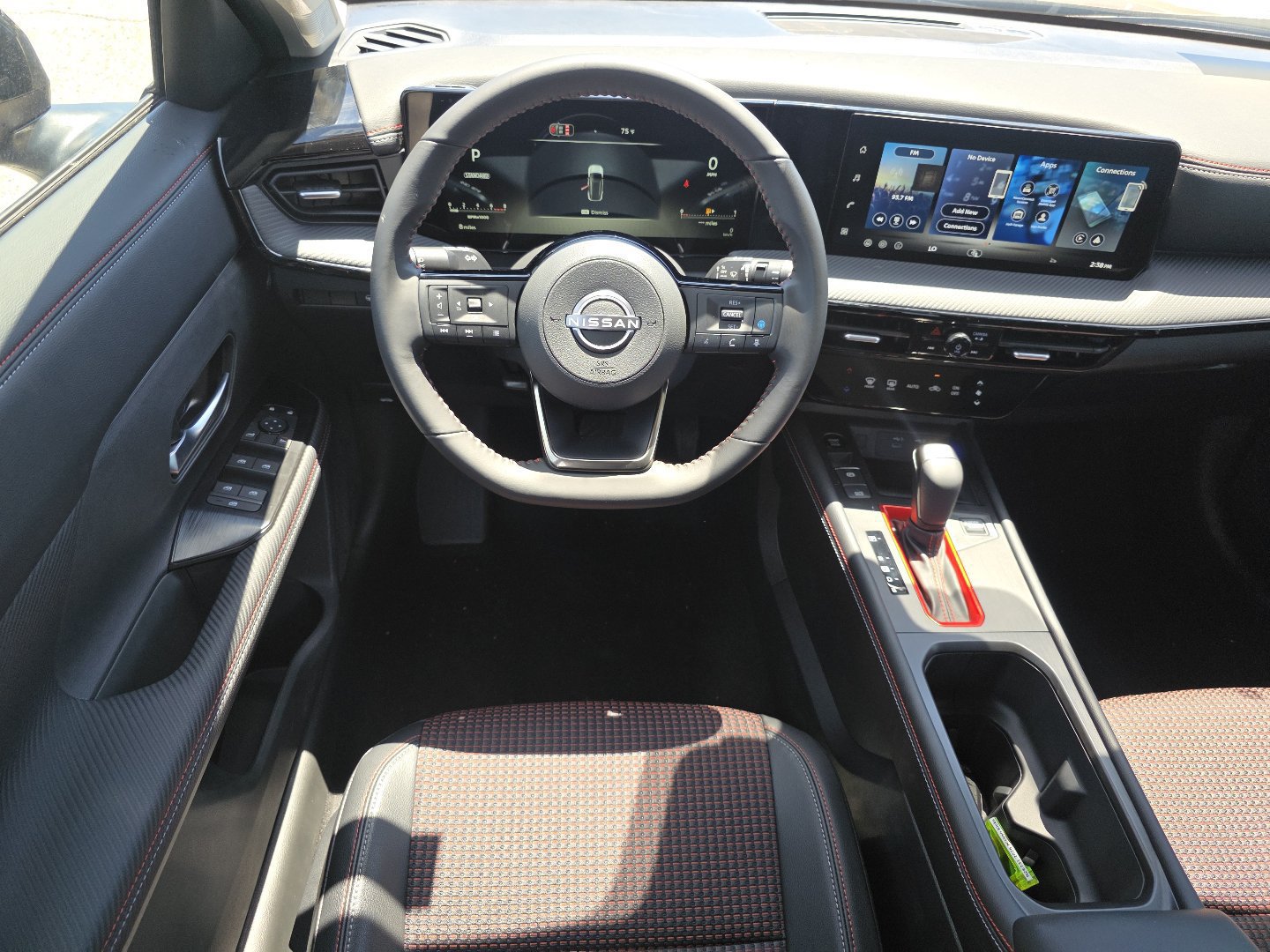 New 2026 Nissan Kicks SR AWD/4WD image 5