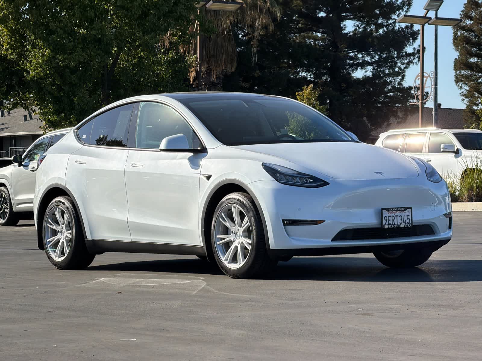 Used 2023 Tesla Model Y Long Range AWD/4WD image 5