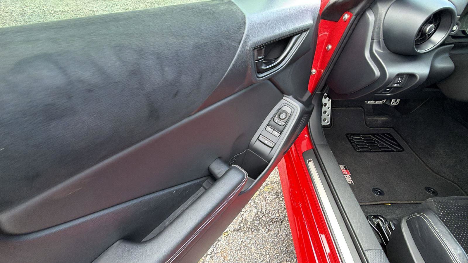 Used 2022 Toyota GR86 Premium RWD image 11