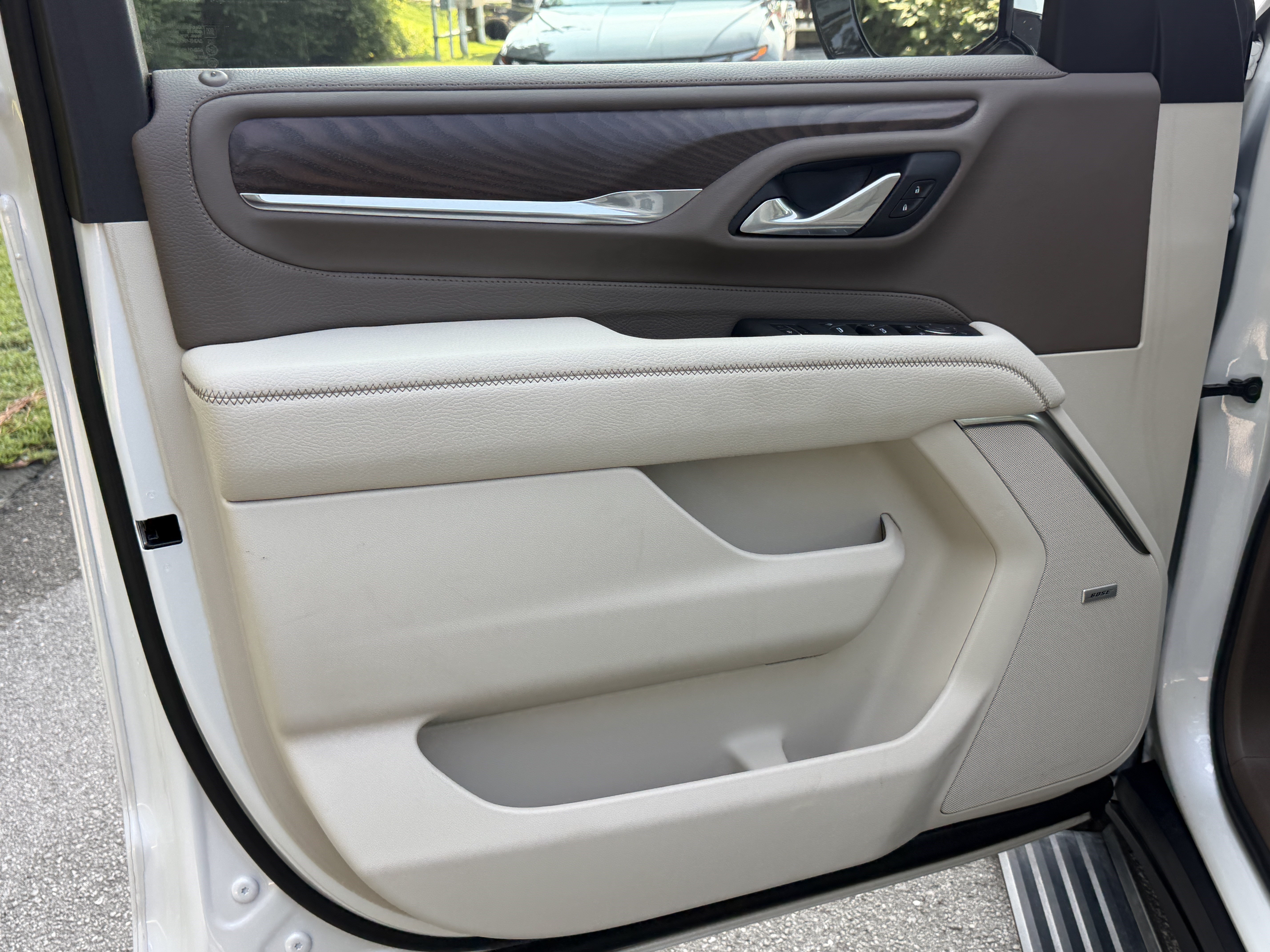 Used 2024 GMC Yukon Denali w/ Denali Reserve Package RWD image 7