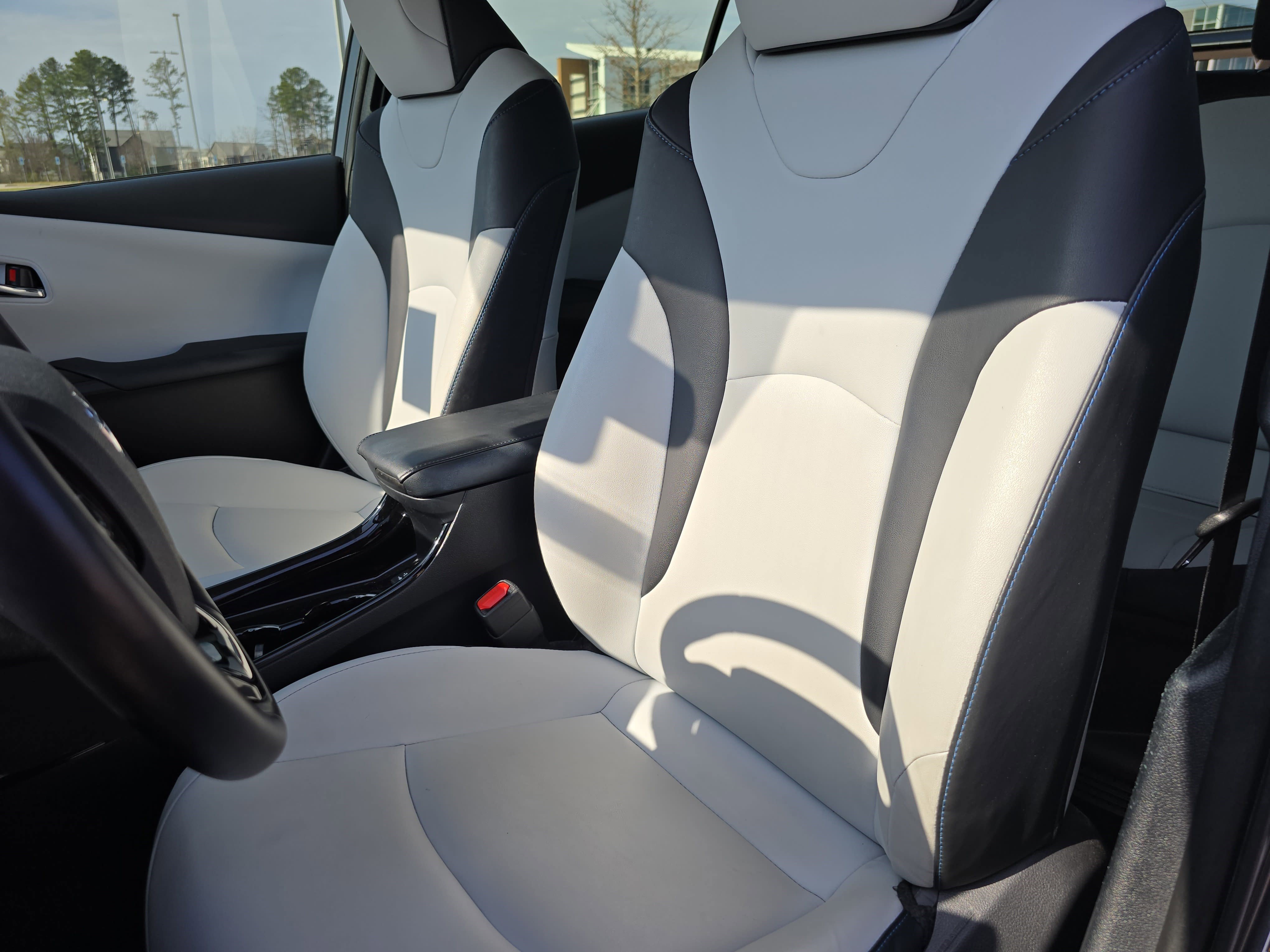 Used 2020 Toyota Prius Limited image 16