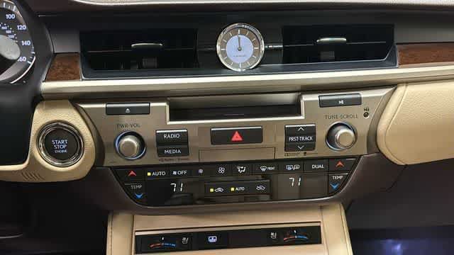 Used 2016 Lexus ES 350 w/ Luxury Package w/Wood Trim FWD image 21