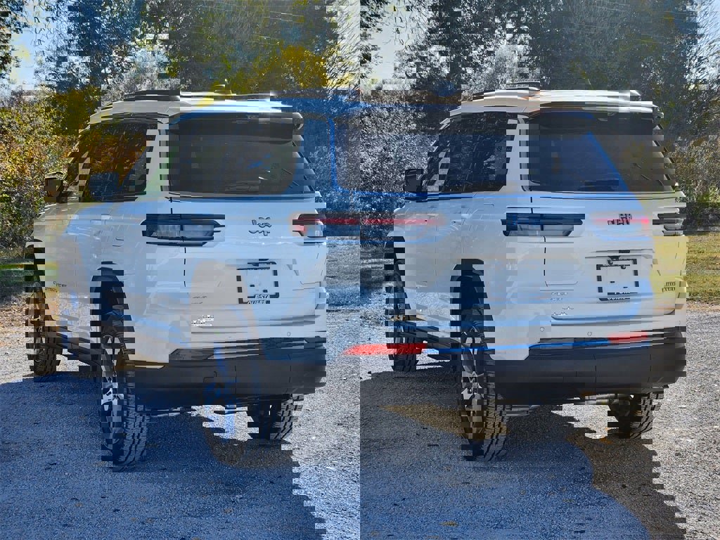 New 2025 Jeep Grand Cherokee L Limited w/ Luxury Tech Group II image 3