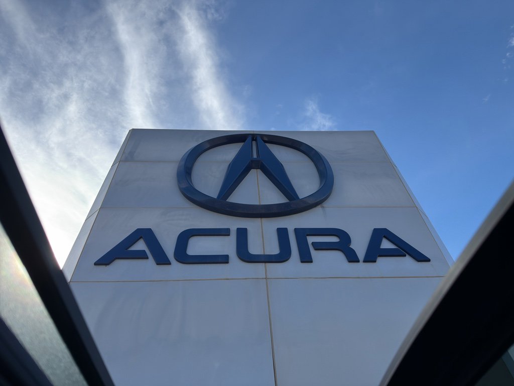 Used 2022 BMW X6 M50i w/ Premium Package image 2