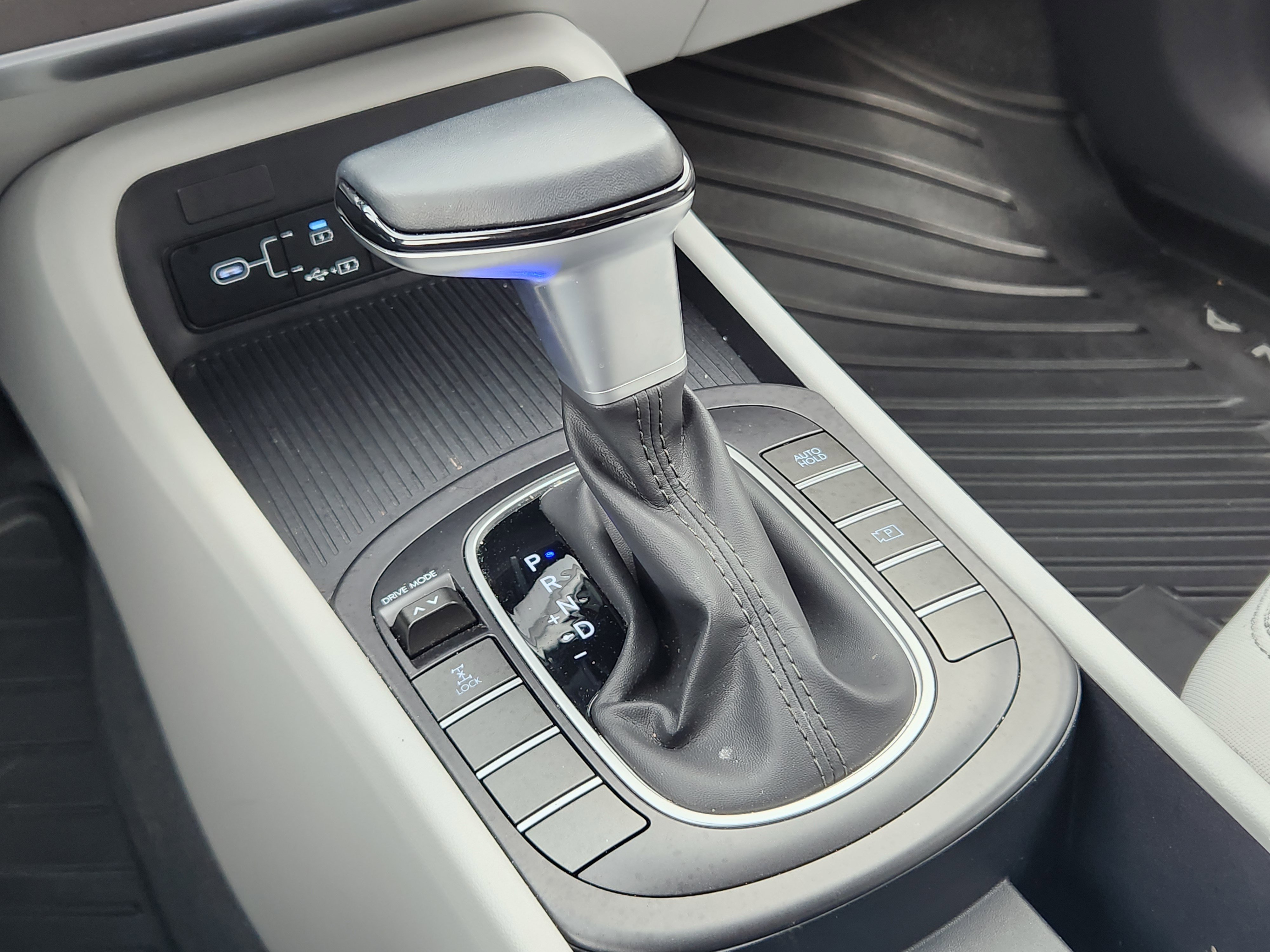 Certified 2025 Hyundai Kona SEL image 24