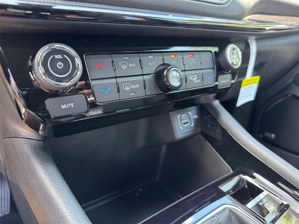 New 2025 Jeep Compass Limited w/ Sun & Sound Group image 25