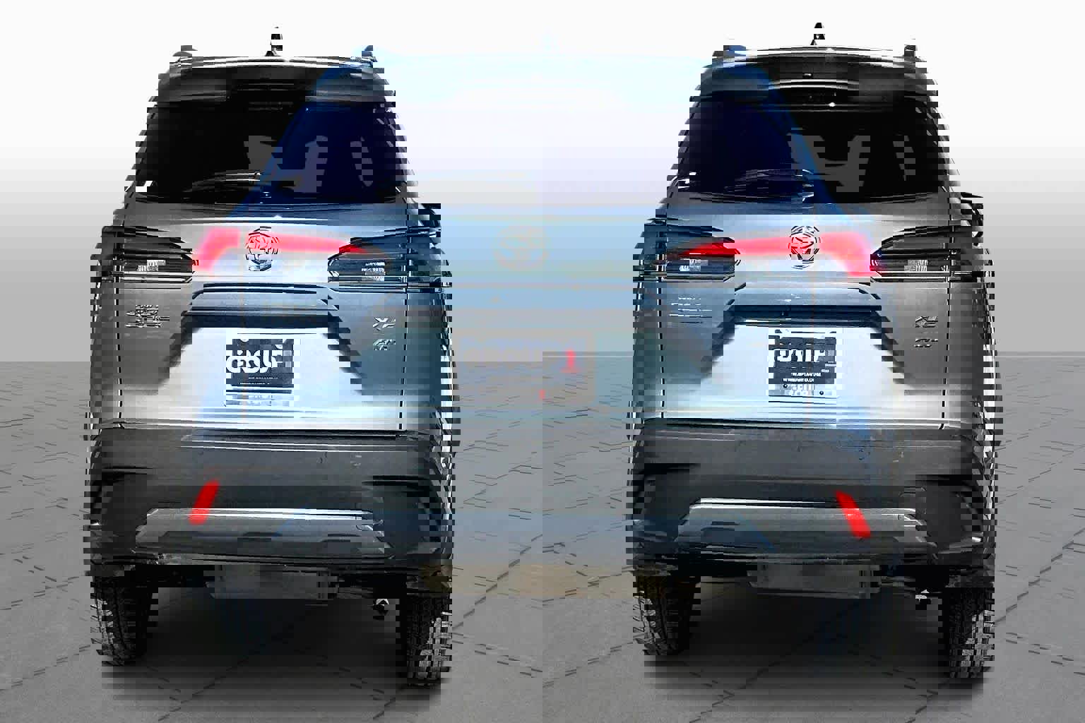 Used 2025 Toyota Corolla Cross XLE w/ Convenience Package image 5