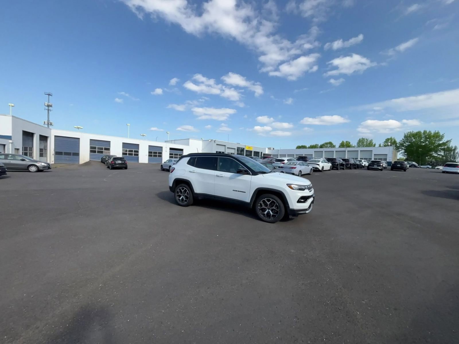 Used 2025 Jeep Compass Limited AWD/4WD image 16