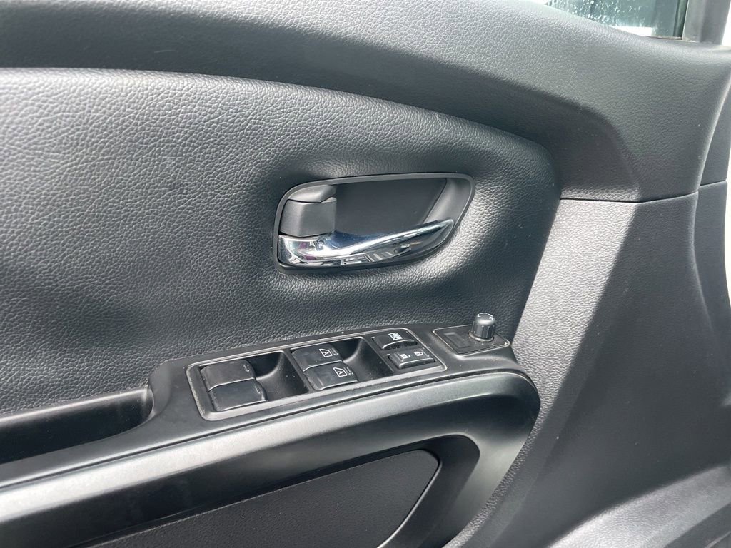 Used 2023 Nissan Titan PRO-4X image 10