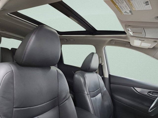 Used 2015 Nissan Rogue SL w/ SL Premium Package image 8