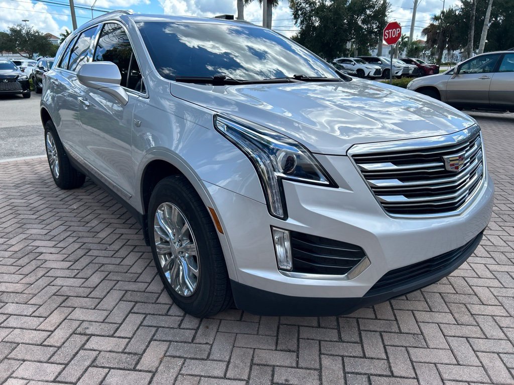 Used 2018 Cadillac XT5 FWD w/ LPO, Wheel Lock Package image 1