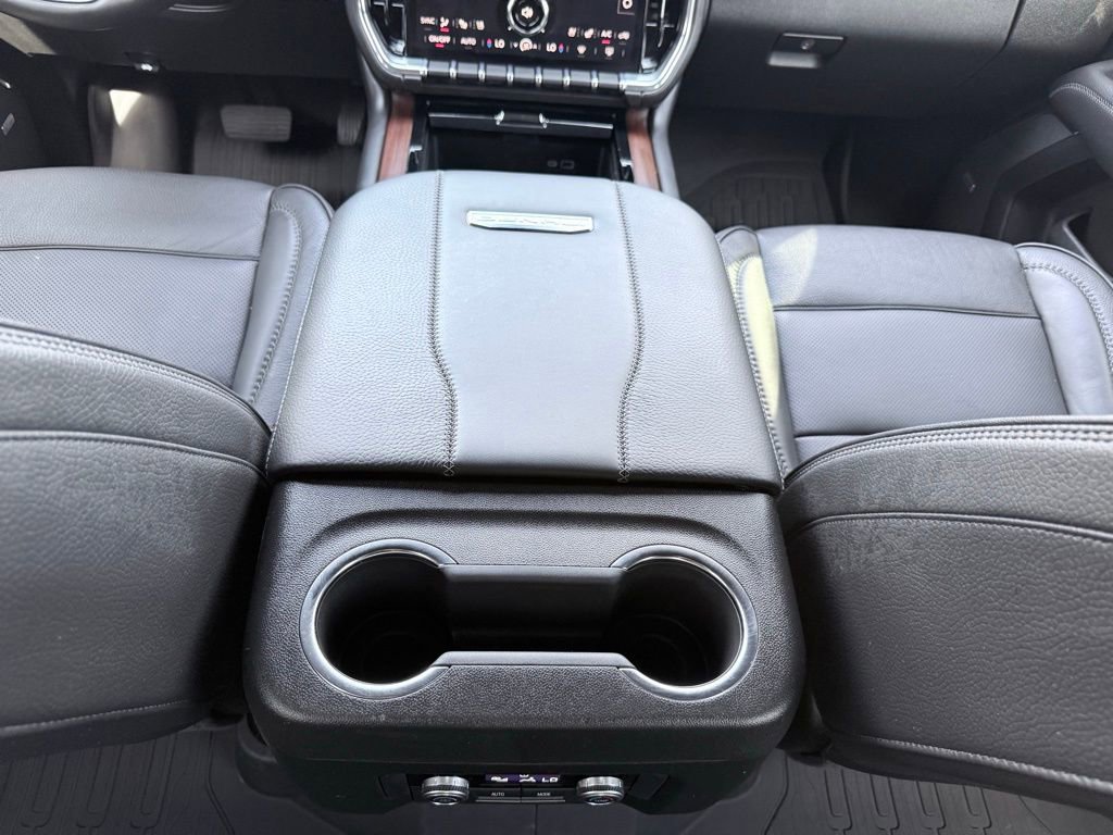 Used 2025 GMC Yukon Denali w/ Denali Reserve Package image 33
